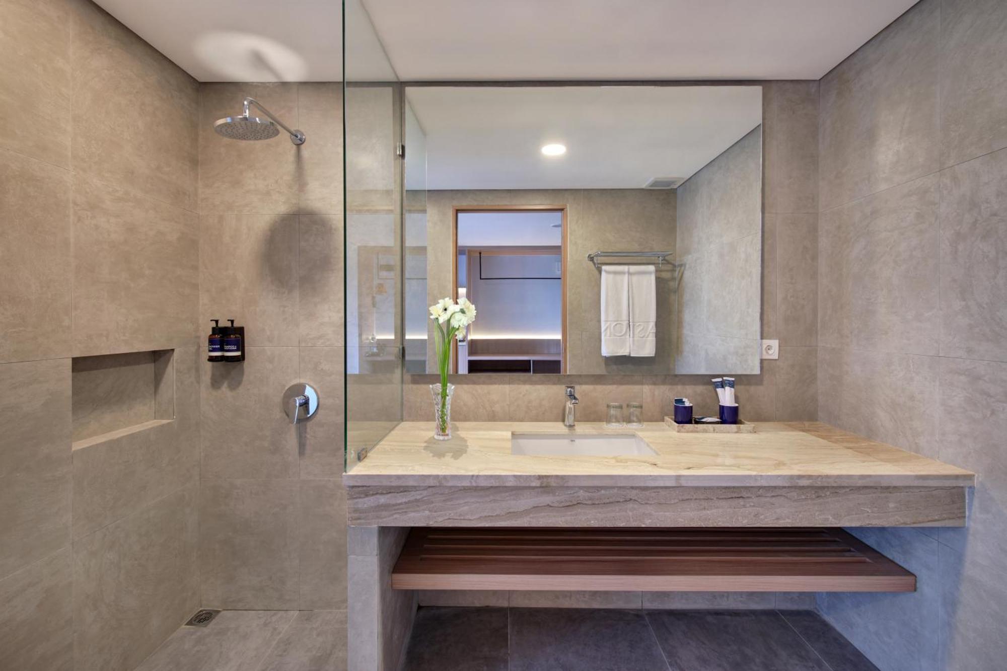 Aston Palu Hotel & Conference Center 외부 사진