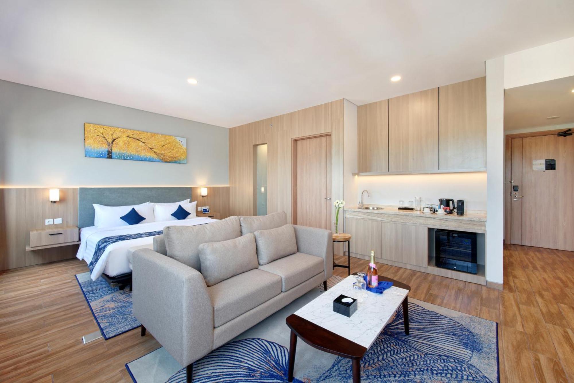 Aston Palu Hotel & Conference Center 외부 사진