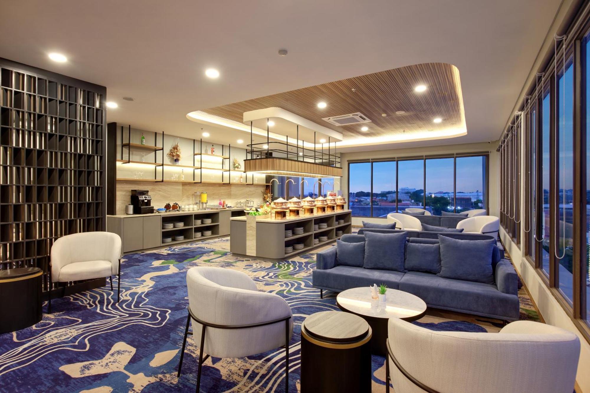 Aston Palu Hotel & Conference Center 외부 사진