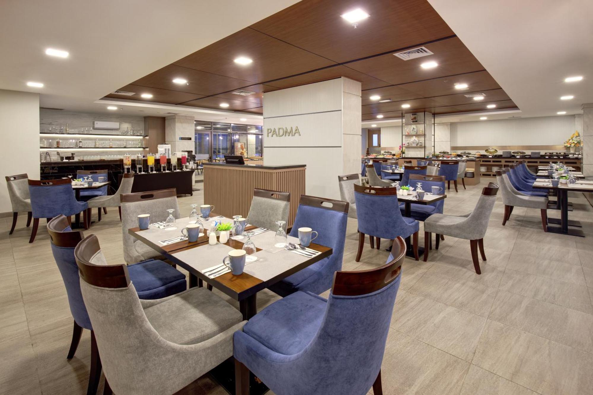 Aston Palu Hotel & Conference Center 외부 사진