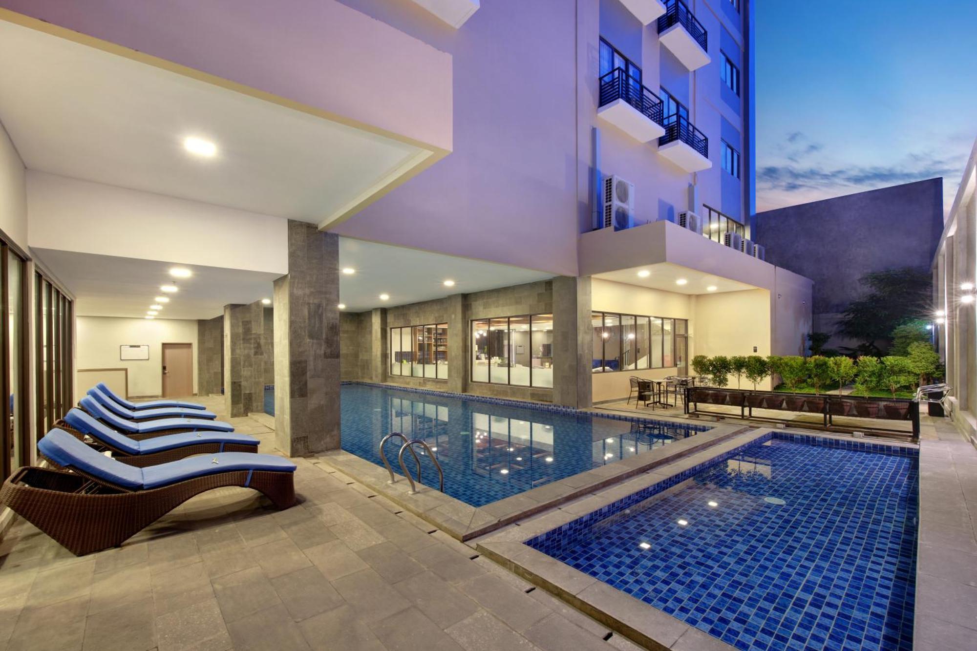 Aston Palu Hotel & Conference Center 외부 사진